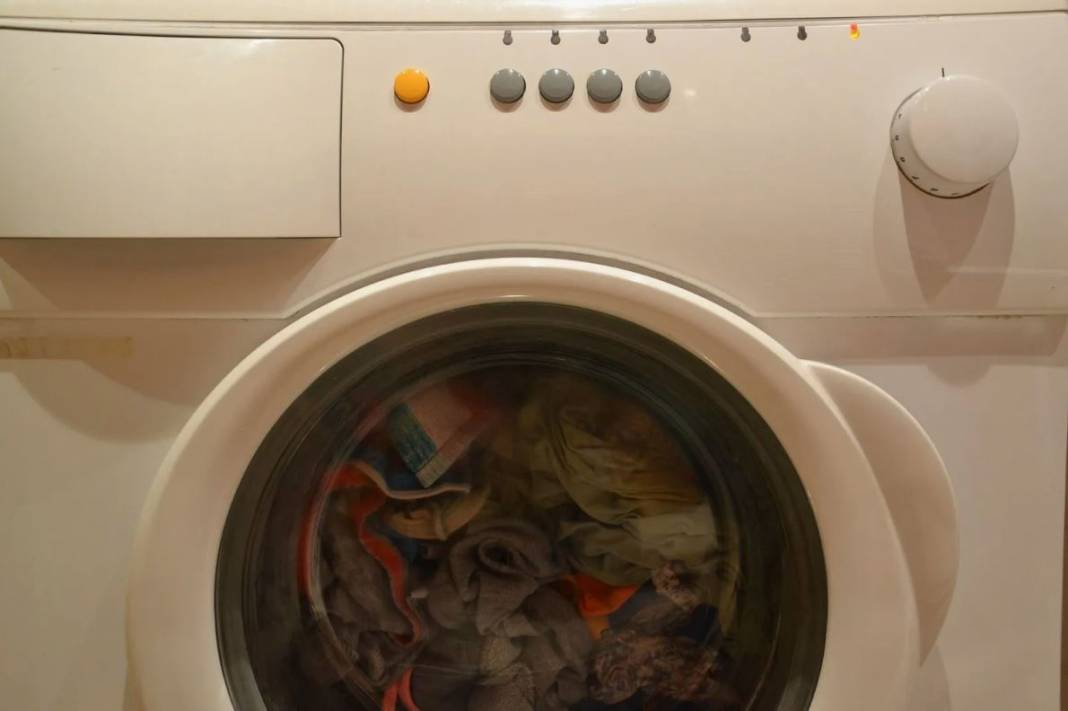 Çamaşır makinesine sadece 1 bardak ekleyin ve farkı görün! Tamirciler çok üzülecek 4